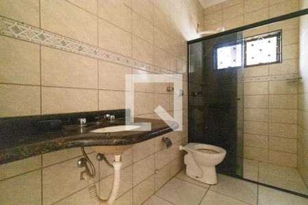 Casa à venda com 169m², 3 quartos e 4 vagas Casa à venda com 169m², 3 quartos e 4 vagasBanheiro