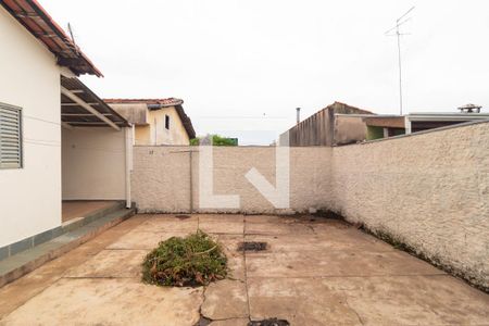 Casa à venda com 169m², 3 quartos e 4 vagas Casa à venda com 169m², 3 quartos e 4 vagasQuintal