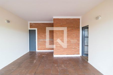 Casa à venda com 169m², 3 quartos e 4 vagas Casa à venda com 169m², 3 quartos e 4 vagasGaragem