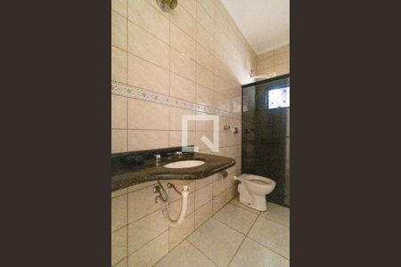 Casa à venda com 169m², 3 quartos e 4 vagas Casa à venda com 169m², 3 quartos e 4 vagasBanheiro