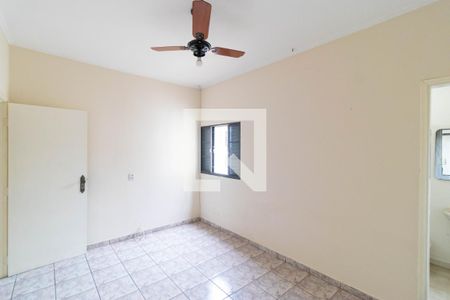 Casa à venda com 169m², 3 quartos e 4 vagas Casa à venda com 169m², 3 quartos e 4 vagasSuíte