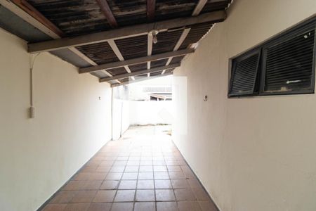 Casa à venda com 169m², 3 quartos e 4 vagas Casa à venda com 169m², 3 quartos e 4 vagasVaranda