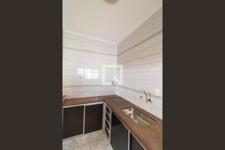 Casa à venda com 169m², 3 quartos e 4 vagas Casa à venda com 169m², 3 quartos e 4 vagasCozinha