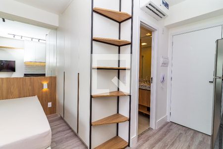 Studio para alugar com 24m², 1 quarto e sem vaga Studio para alugar com 24m², 1 quarto e sem vagaSala / Quarto
