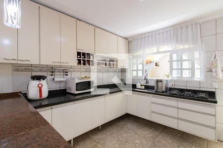 Casa à venda com 125m², 4 quartos e 2 vagas Casa à venda com 125m², 4 quartos e 2 vagasCozinha