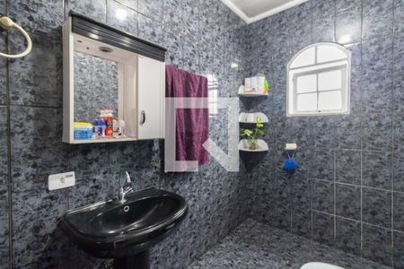 Casa à venda com 125m², 4 quartos e 2 vagas Casa à venda com 125m², 4 quartos e 2 vagasBanheiro