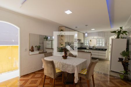 Casa à venda com 125m², 4 quartos e 2 vagas Casa à venda com 125m², 4 quartos e 2 vagasCopa