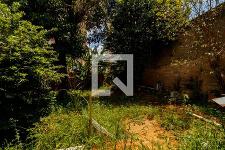 Casa à venda com 450m², 3 quartos e 4 vagas Casa à venda com 450m², 3 quartos e 4 vagasQuintal