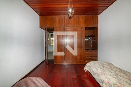 Casa à venda com 336m², 7 quartos e 2 vagas Casa à venda com 336m², 7 quartos e 2 vagasQuarto 5