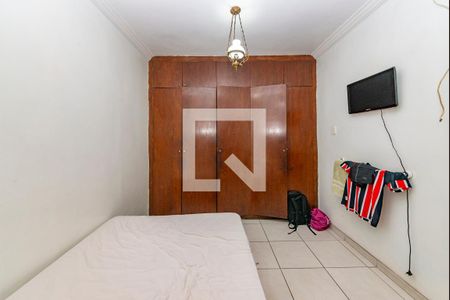 Casa à venda com 336m², 7 quartos e 2 vagas Casa à venda com 336m², 7 quartos e 2 vagasQuarto 2