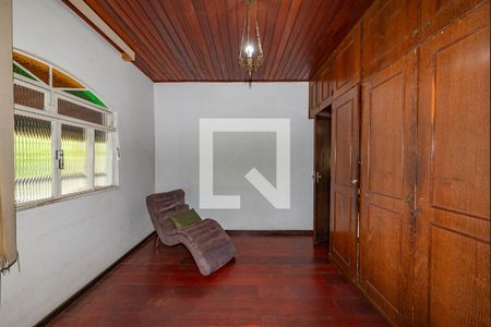 Casa à venda com 336m², 7 quartos e 2 vagas Casa à venda com 336m², 7 quartos e 2 vagasQuarto 5