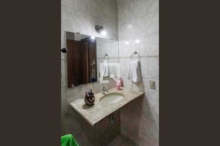 Casa à venda com 900m², 3 quartos e 7 vagasBanheiro social 