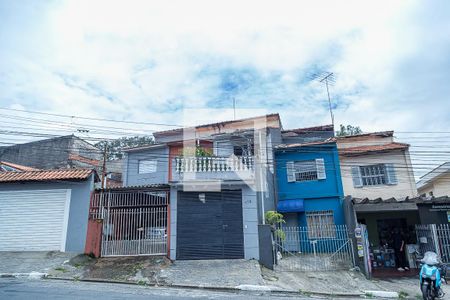 Casa à venda com 98m², 2 quartos e 1 vaga Casa à venda com 98m², 2 quartos e 1 vagaFachada