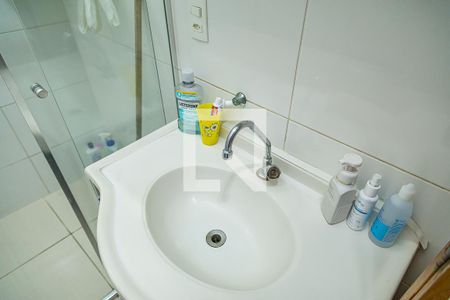 Casa à venda com 98m², 2 quartos e 1 vaga Casa à venda com 98m², 2 quartos e 1 vagaBanheiro