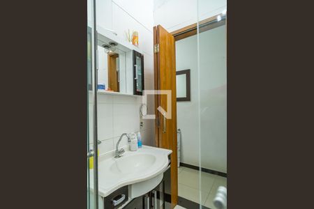 Casa à venda com 98m², 2 quartos e 1 vaga Casa à venda com 98m², 2 quartos e 1 vagaBanheiro