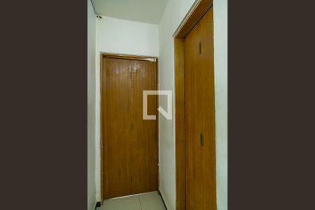 Casa à venda com 98m², 2 quartos e 1 vaga Casa à venda com 98m², 2 quartos e 1 vagaCorredor