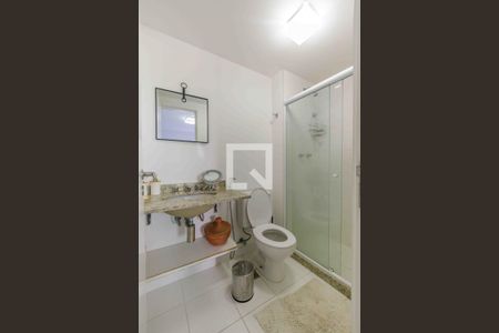 Apartamento para alugar com 70m², 2 quartos e 1 vaga Apartamento para alugar com 70m², 2 quartos e 1 vagaBanheiro da Suíte