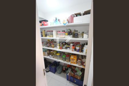 Apartamento para alugar com 204m², 4 quartos e 4 vagasDespensa