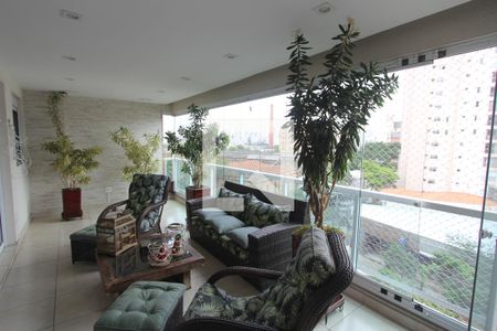 Apartamento para alugar com 204m², 4 quartos e 4 vagasVaranda