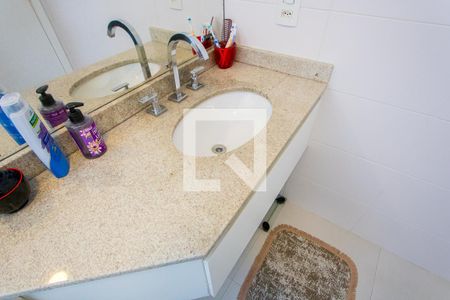 Apartamento à venda com 103m², 3 quartos e 2 vagasBanheiro do quarto 2
