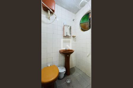 Casa à venda com 200m², 3 quartos e 2 vagas Casa à venda com 200m², 3 quartos e 2 vagasBanheiro 3