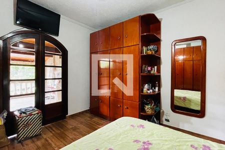 Casa à venda com 200m², 3 quartos e 2 vagas Casa à venda com 200m², 3 quartos e 2 vagasSuíte