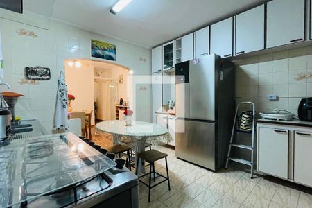 Casa à venda com 200m², 3 quartos e 2 vagas Casa à venda com 200m², 3 quartos e 2 vagasCozinha
