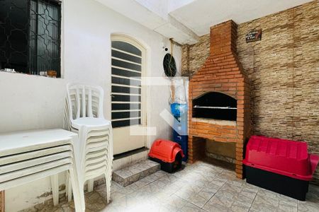 Casa à venda com 200m², 3 quartos e 2 vagas Casa à venda com 200m², 3 quartos e 2 vagasÁrea externa