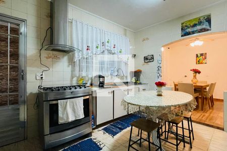 Casa à venda com 200m², 3 quartos e 2 vagas Casa à venda com 200m², 3 quartos e 2 vagasCozinha