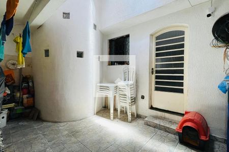 Casa à venda com 200m², 3 quartos e 2 vagas Casa à venda com 200m², 3 quartos e 2 vagasÁrea externa