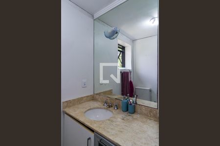 Apartamento à venda com 221m², 4 quartos e 3 vagasBanheiro do Quarto 2