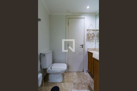 Apartamento à venda com 221m², 4 quartos e 3 vagasBanheiro do Quarto 4