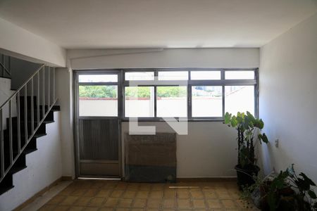 Casa à venda com 180m², 3 quartos e 3 vagas Casa à venda com 180m², 3 quartos e 3 vagasGaragem