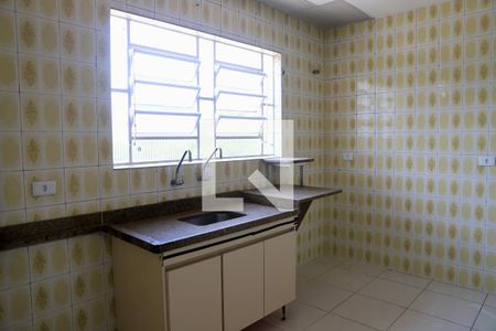 Casa à venda com 180m², 3 quartos e 3 vagas Casa à venda com 180m², 3 quartos e 3 vagasCozinha