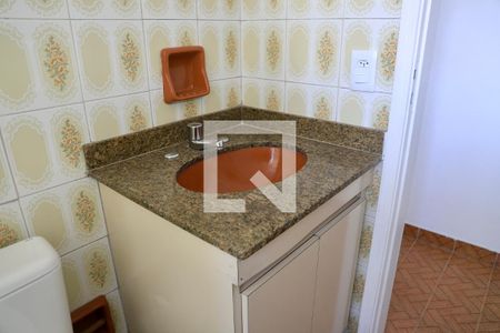 Casa à venda com 180m², 3 quartos e 3 vagas Casa à venda com 180m², 3 quartos e 3 vagasBanheiro Social