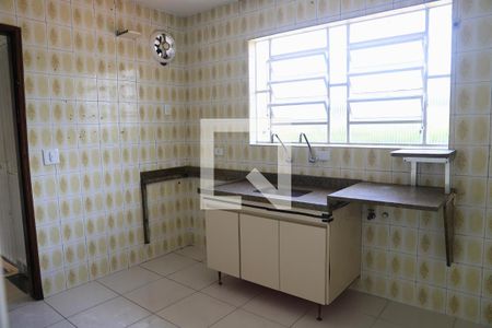 Casa à venda com 180m², 3 quartos e 3 vagas Casa à venda com 180m², 3 quartos e 3 vagasCozinha