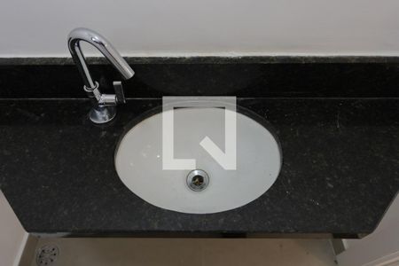 Lavabo de casa para alugar com 2 quartos, 80m² em Carandiru, São Paulo