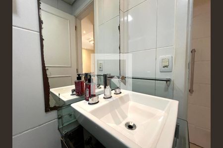 Apartamento à venda com 75m², 3 quartos e 2 vagasBanheiro Corredor