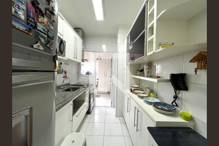 Apartamento à venda com 75m², 3 quartos e 2 vagasCozinha