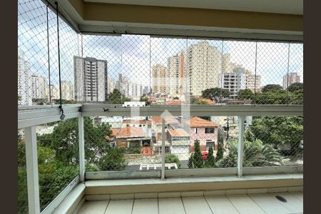 Apartamento à venda com 75m², 3 quartos e 2 vagasVaranda Quarto 2