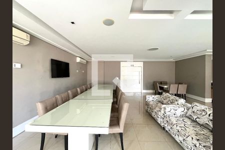 Apartamento à venda com 75m², 3 quartos e 2 vagasÁrea comum - Salão de festas