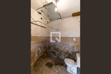 Casa à venda com 330m², 2 quartos e 3 vagas Casa à venda com 330m², 2 quartos e 3 vagasBanheiro da Casa 2