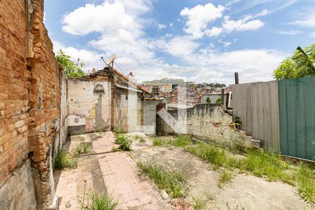 Casa à venda com 330m², 2 quartos e 3 vagas Casa à venda com 330m², 2 quartos e 3 vagasÁrea Livre