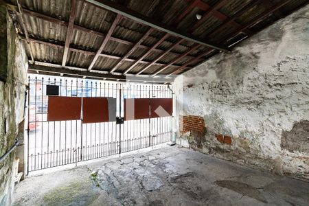 Casa à venda com 330m², 2 quartos e 3 vagas Casa à venda com 330m², 2 quartos e 3 vagasGaragem