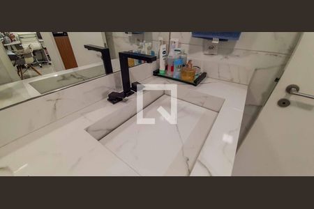 Apartamento à venda com 52m², 2 quartos e 1 vaga Apartamento à venda com 52m², 2 quartos e 1 vagaBanheiro