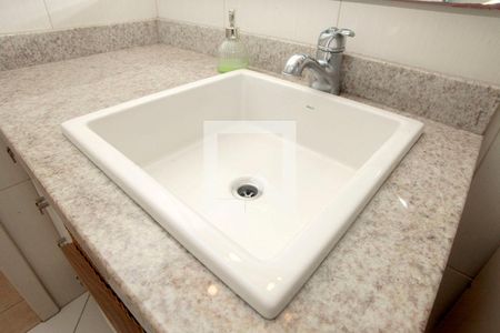 Apartamento à venda com 65m², 2 quartos e 2 vagasBanheiro Quarto 1 Suíte