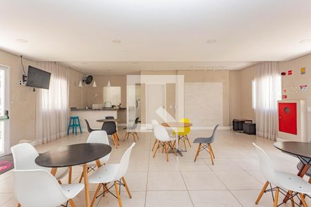 Apartamento para alugar com 42m², 2 quartos e 1 vaga Apartamento para alugar com 42m², 2 quartos e 1 vagaÁrea comum - Salão de festas