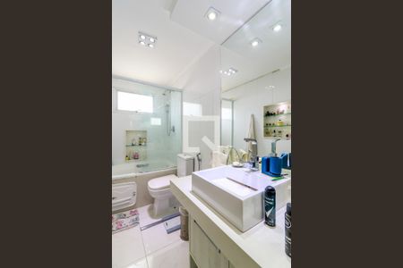 Apartamento à venda com 340m², 4 quartos e 3 vagasBanheiro