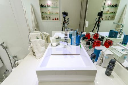 Apartamento à venda com 340m², 4 quartos e 3 vagasBanheiro