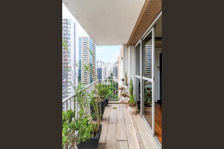 Apartamento à venda com 340m², 4 quartos e 3 vagasVaranda da Sala Superior